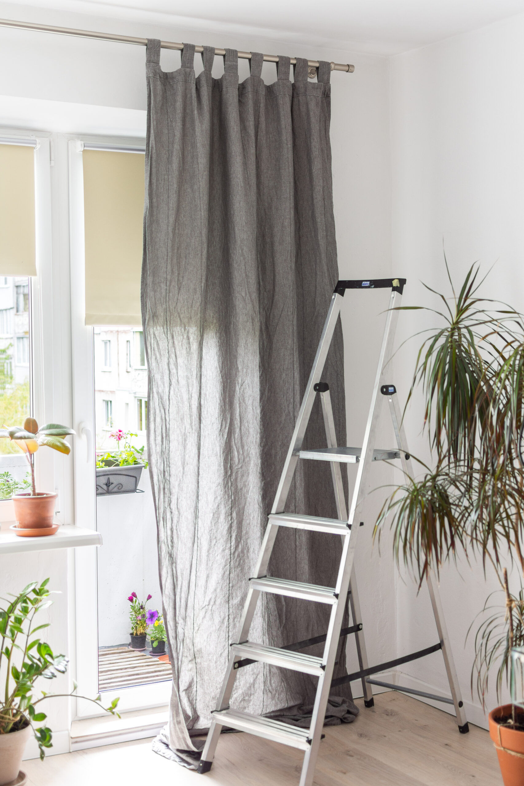 How to Put Up a Curtain Pole Not Mum Today