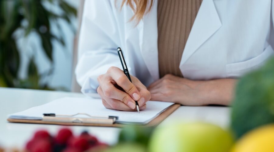 Differences Between a Dietitian and a Nutritionist | Registered Dietitian | Online Nutritionist | Disability Support Nutrition