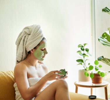 Clean Beauty vs Science-Based Skincare | Anti Ageing Night Cream | Sensitive Skin Cleanser | Vitamin C Serum in Australia