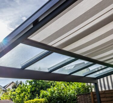 Designing Commercial Outdoor Areas for Year-Round Use | Smart Outdoor Systems like Alfresco Awnings & Retracable Roofing | Waterproof Outdoor Blinds for Businesses