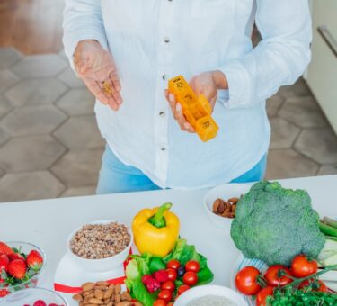 Menopause Meal Plan Tips | Hormone Balance, Weight Management, Energy Management | Registered Dietitian in Australia | Online Support for a Plant Based Meal Plan