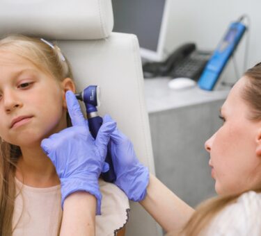 Hearing Loss Signs In Kids | Toddler & Child’s Hearing Test | Melbourne Clinical Audiologist | When to Book Microsuction Ear Wax Removal for Children