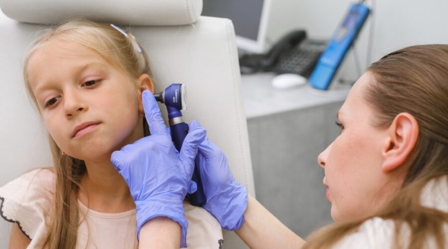 Hearing Loss Signs In Kids | Toddler & Child’s Hearing Test | Melbourne Clinical Audiologist | When to Book Microsuction Ear Wax Removal for Children