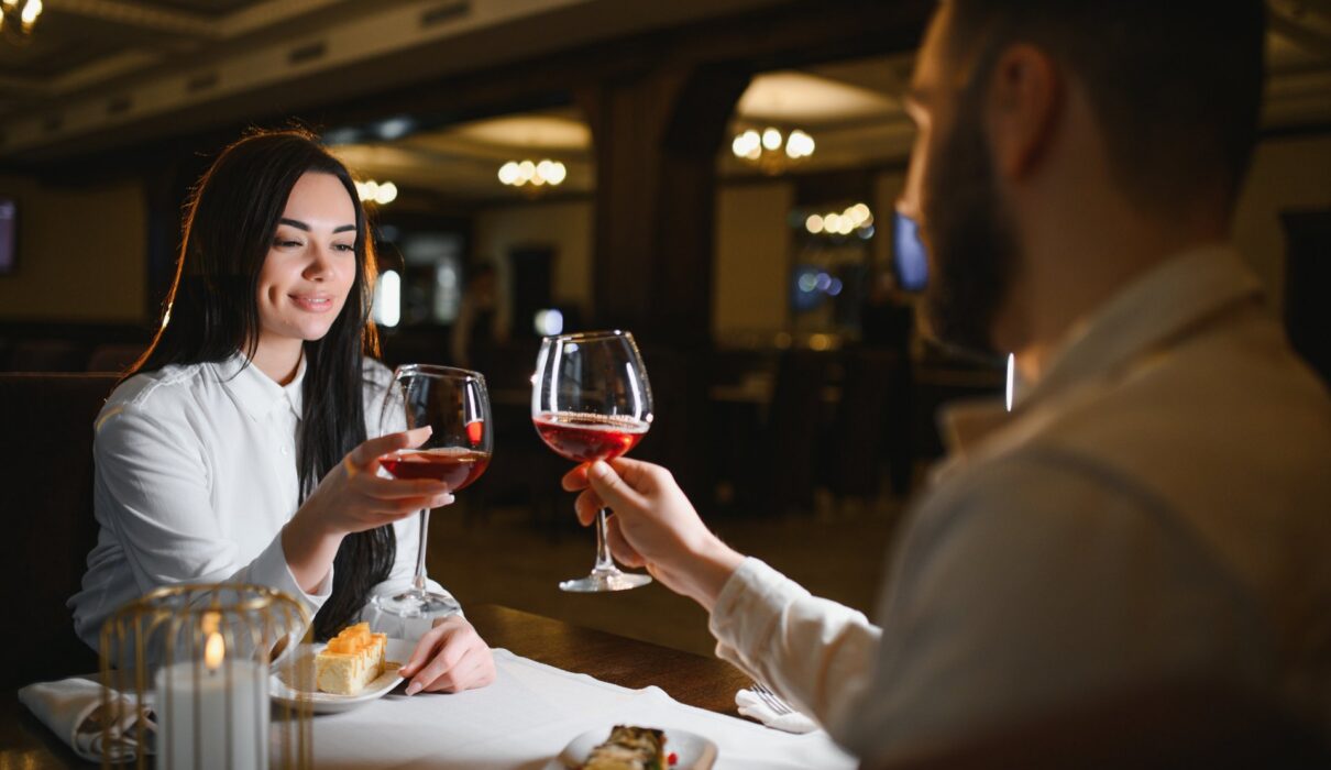 Guide To Romantic Local Date Nights | Sydney, Melbourne, Australia | Support Local Businesses | Suburb Local | Not Mum Today | Man Manual