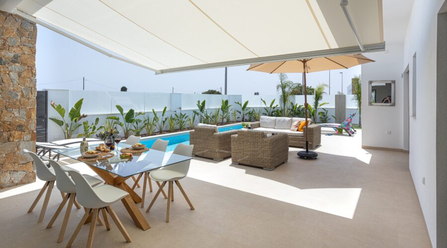 Durable Australian Outdoor Shading | Alfresco Awnings & Patio Roofing Systems Supplier | Automation, Wind, Rain & Sun
