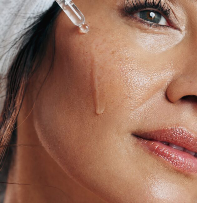How To Use Hyaluronic Acid With Retinol Safely | RoC Skincare Australia | Layering Serums For Hydration & Fine Lines
