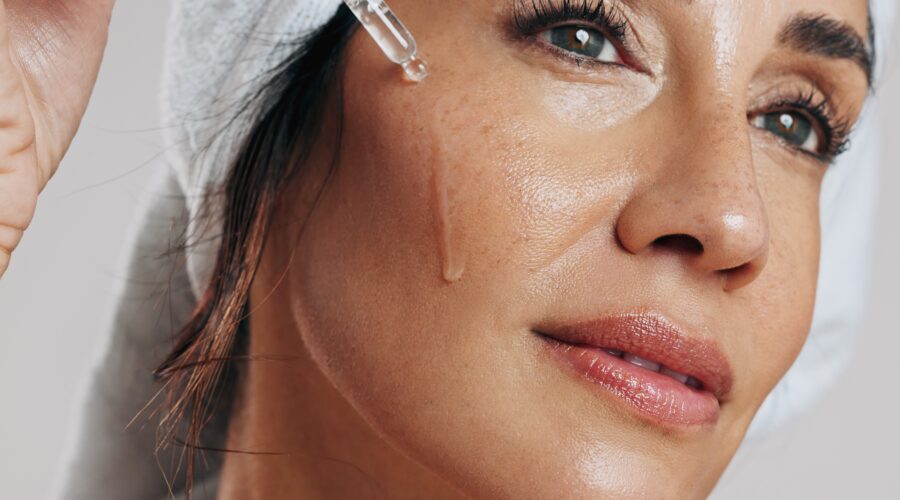 How To Use Hyaluronic Acid With Retinol Safely | RoC Skincare Australia | Layering Serums For Hydration & Fine Lines
